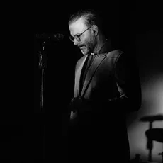 رسوای زمانه